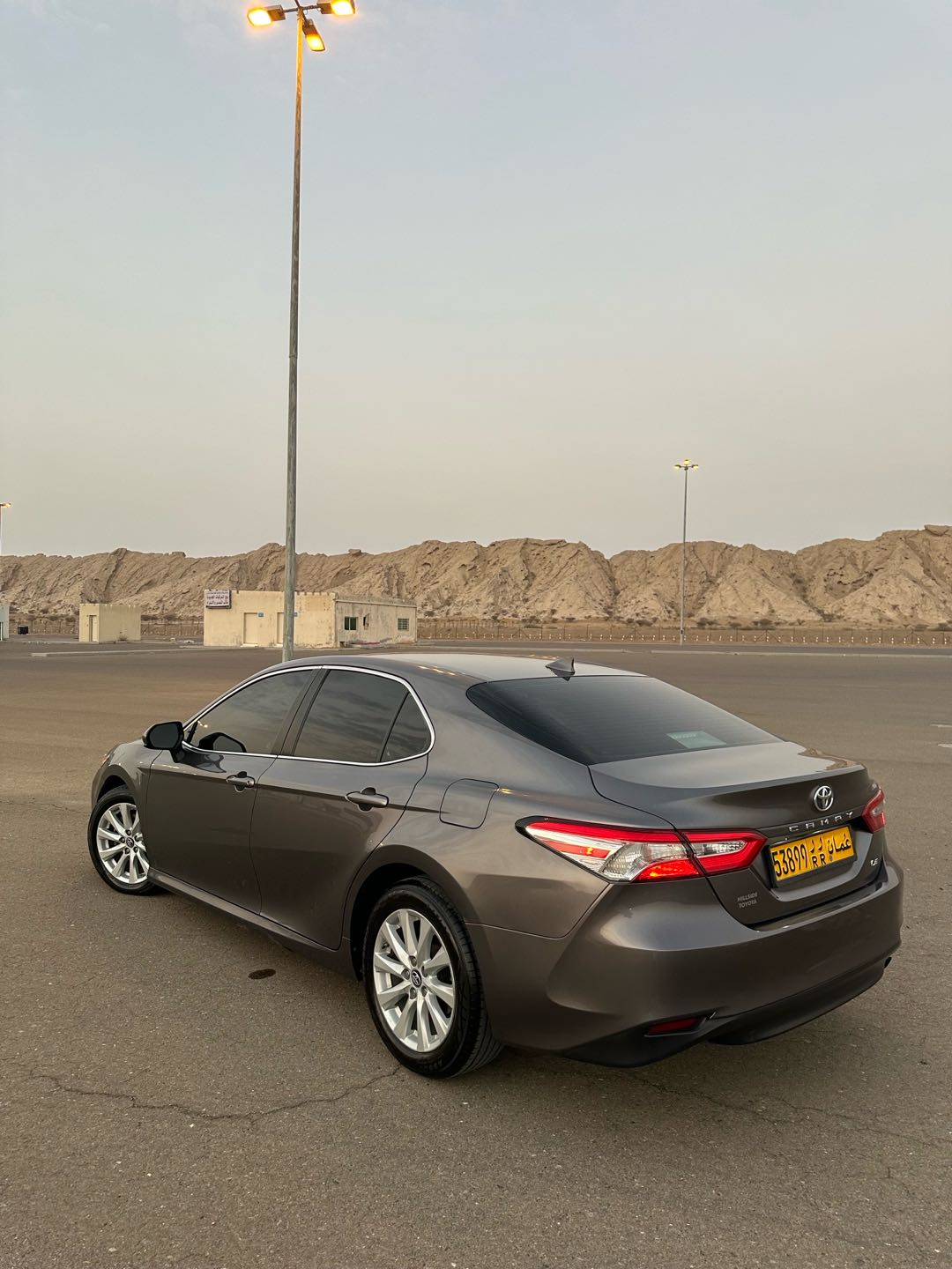 Car Image 2019 TOYOTA CAMRY LE