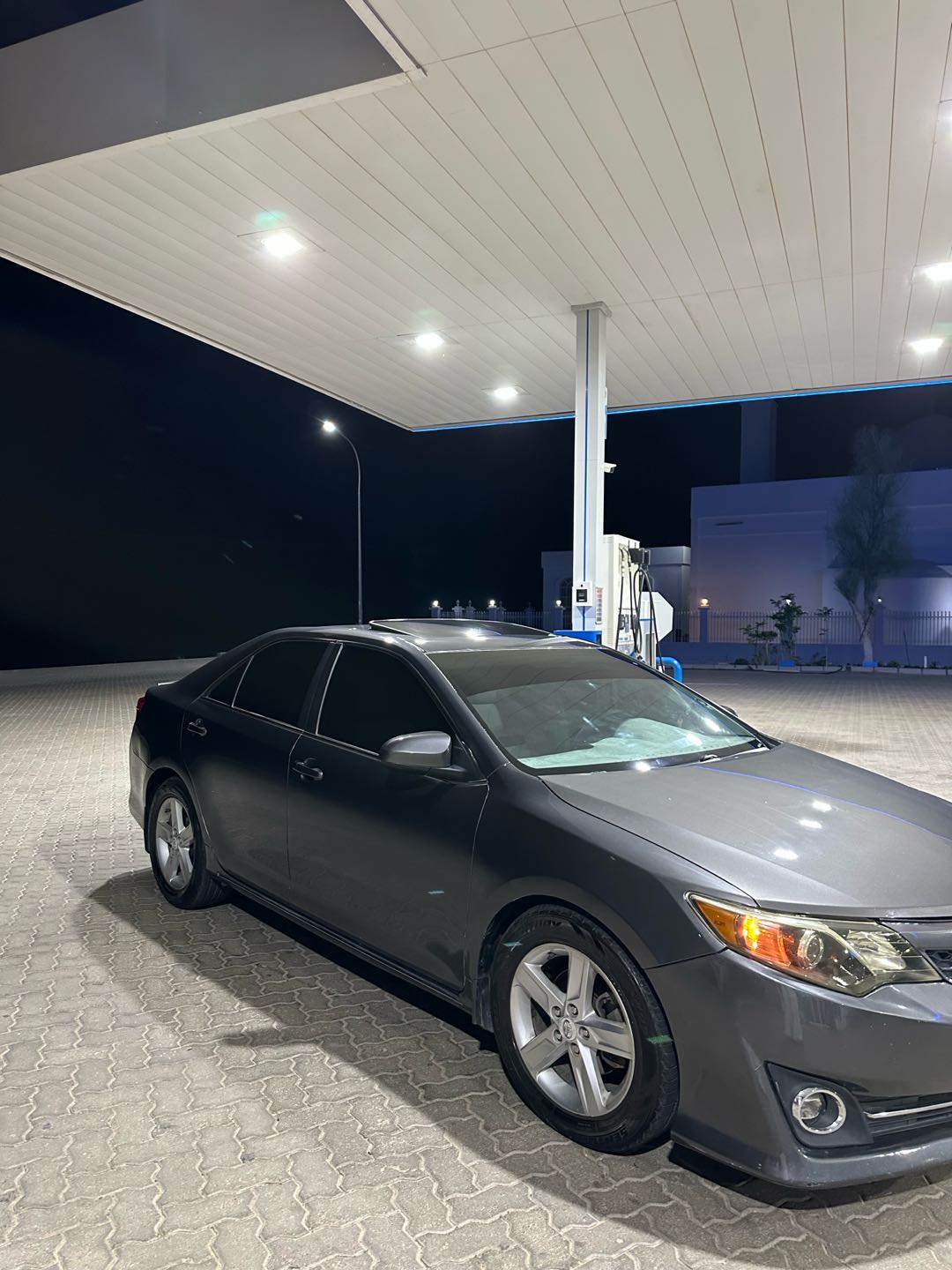 Car Image 2013 TOYOTA CAMRY XLE
