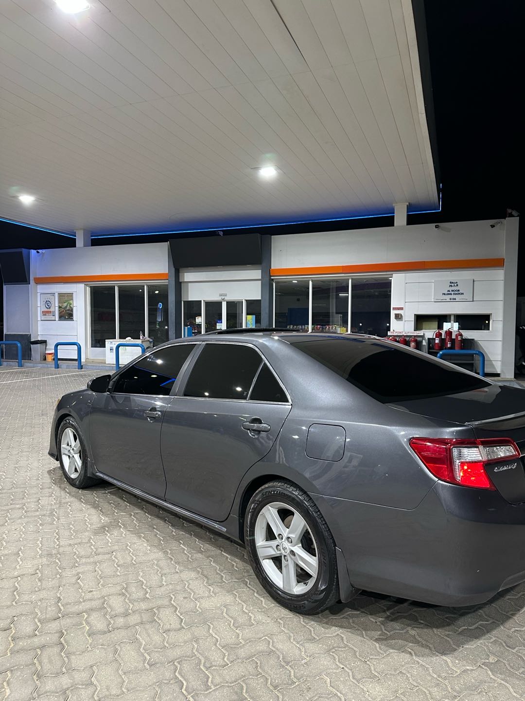 Car Image 2013 TOYOTA CAMRY XLE