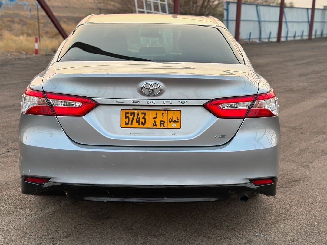 Car Image 2018 TOYOTA CAMRY LE