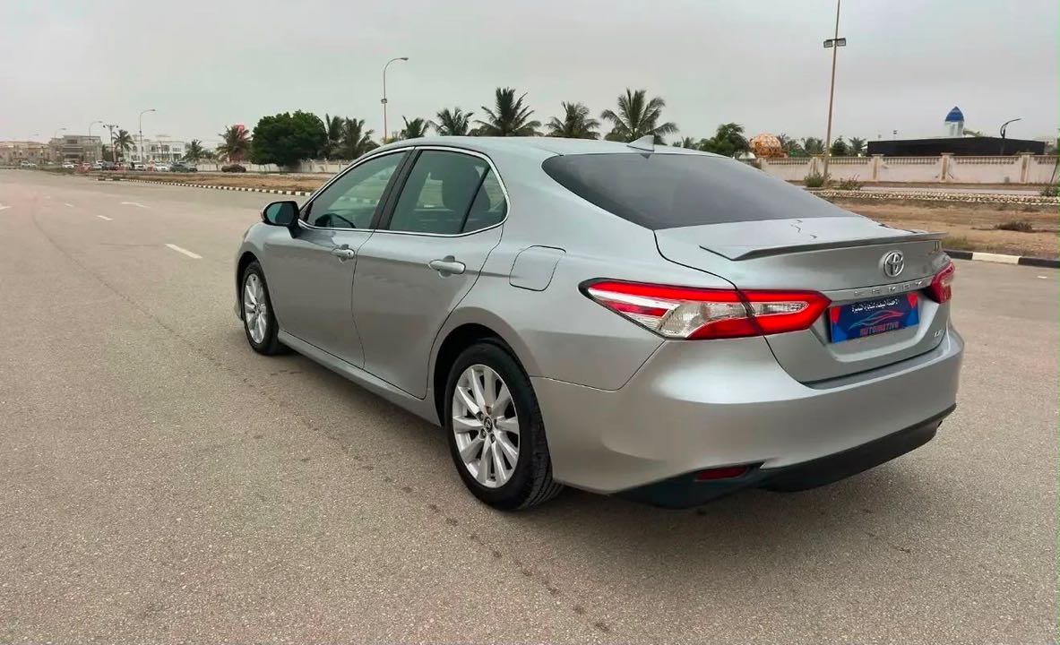 Car Image 2019 TOYOTA CAMRY LE