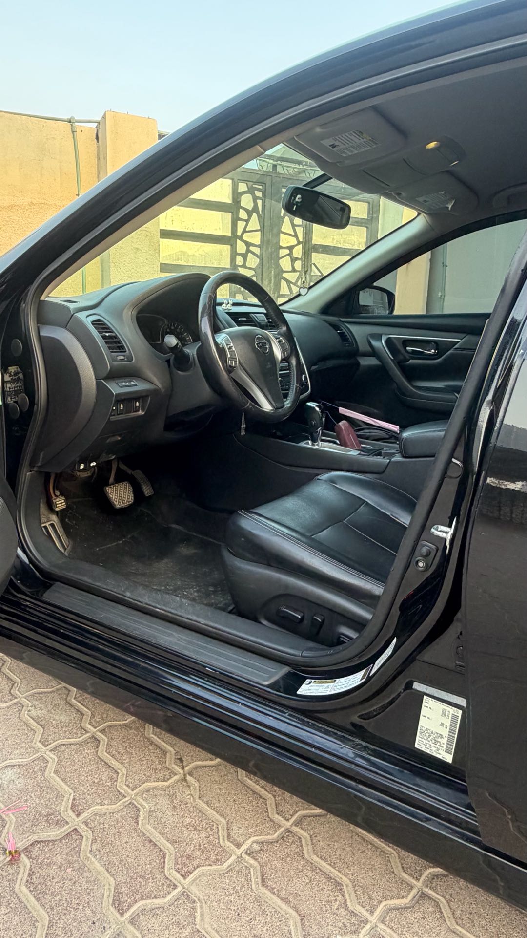 Car Image 2017 NISSAN ALTIMA SV