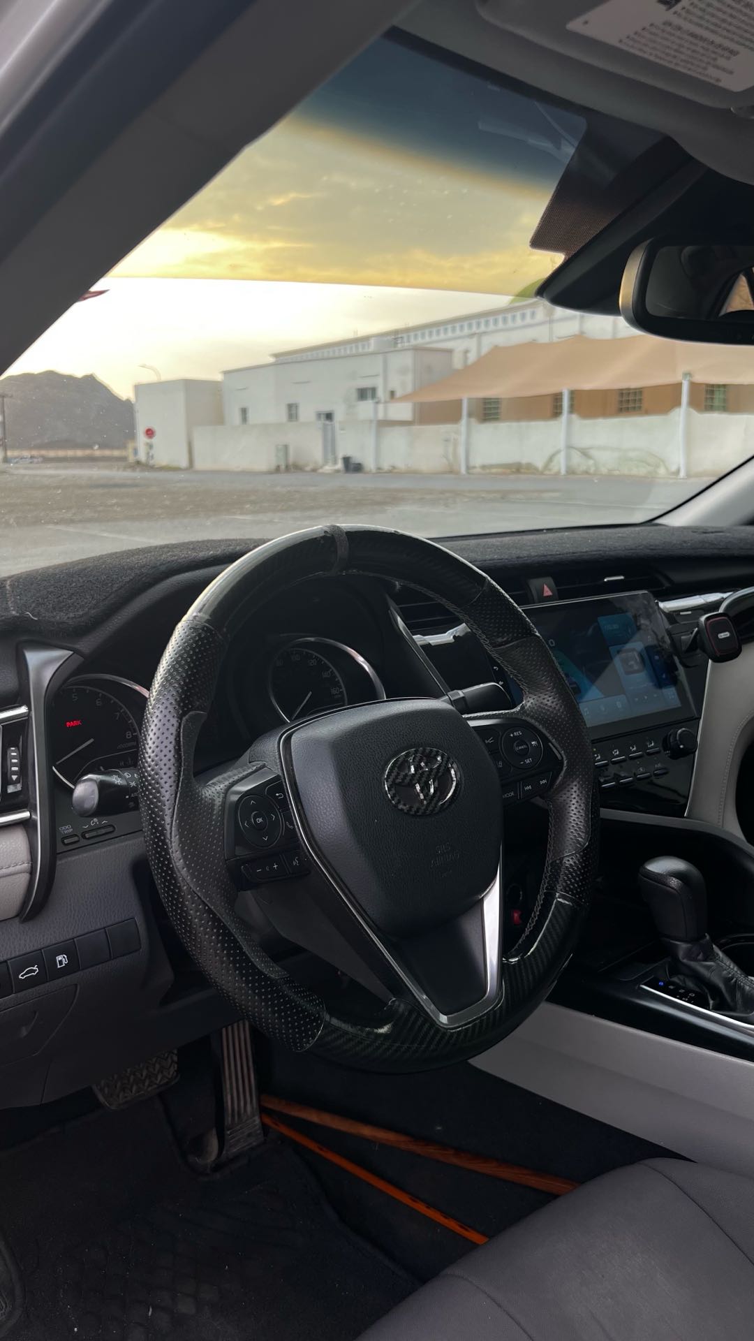 Car Image 2018 TOYOTA CAMRY LE