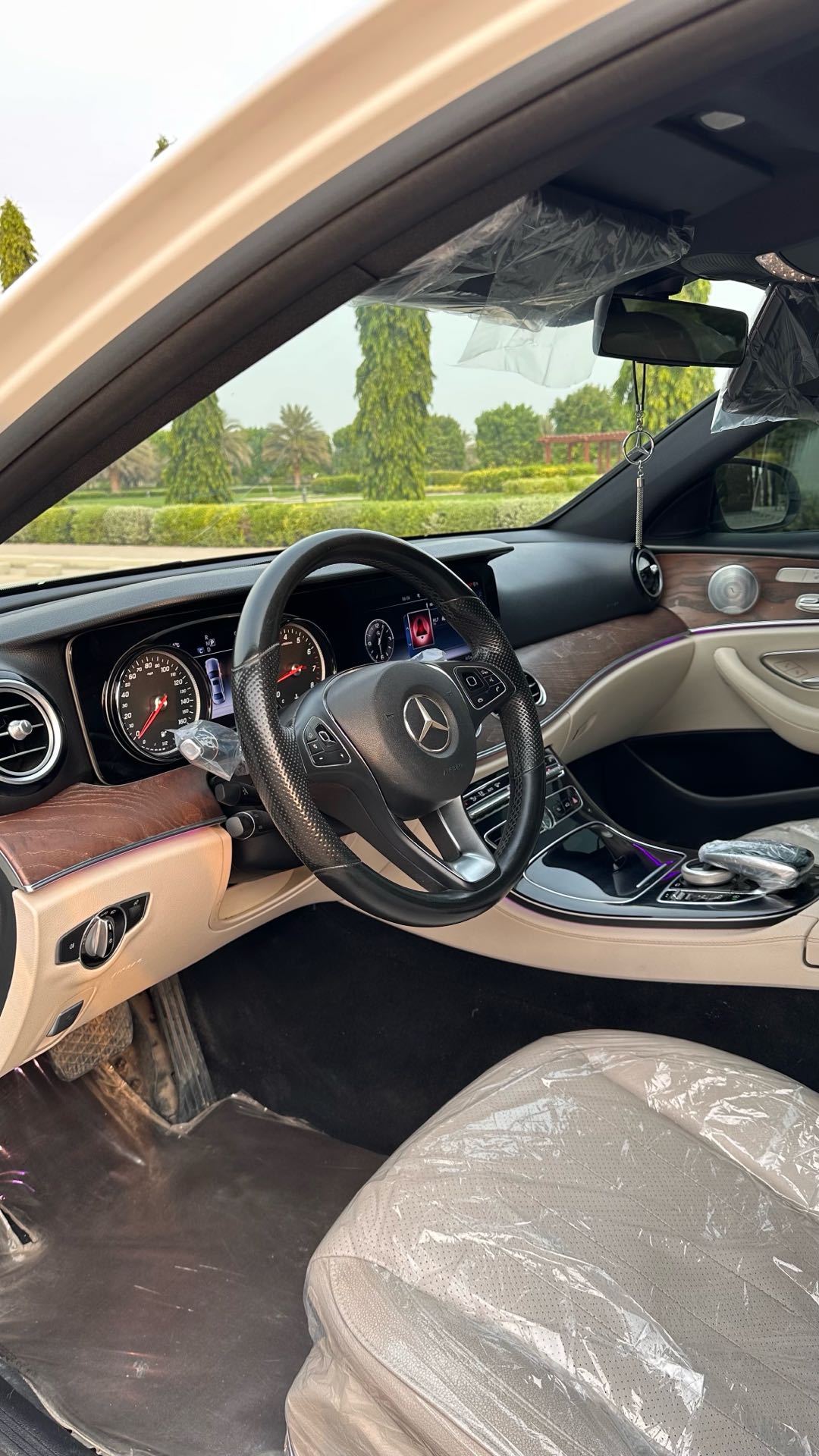 Car Image 2017 MERCEDES E Class 300