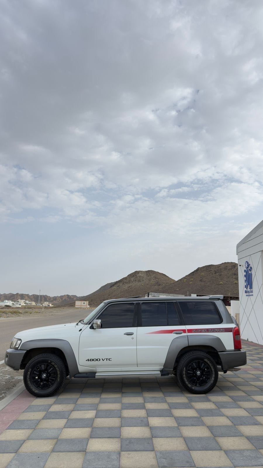Car Image 2018 NISSAN SAFARI 