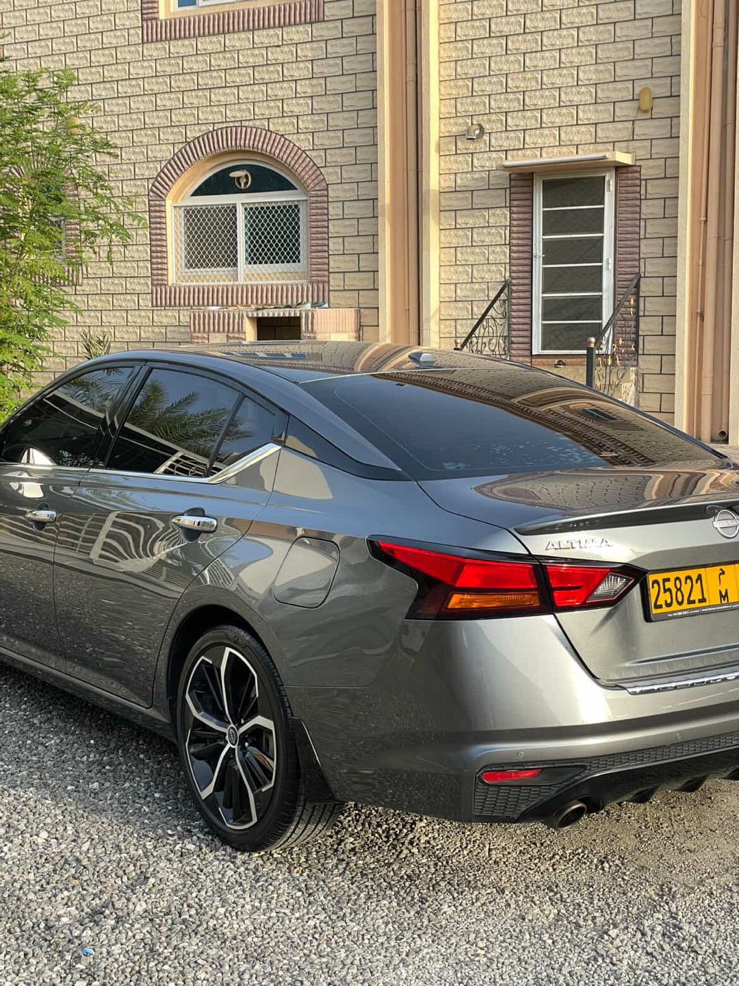 Car Image 2019 NISSAN ALTIMA SV
