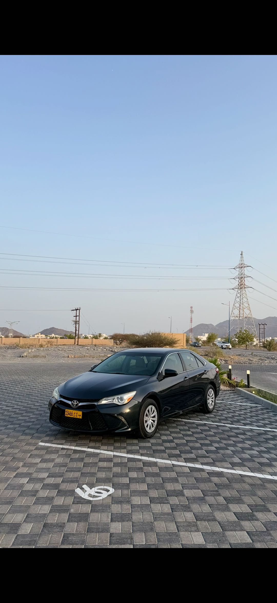 Car Image 2017 TOYOTA CAMRY LE