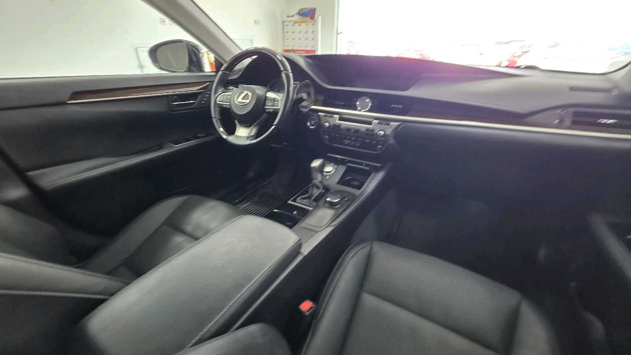 Car Image 2018 LEXUS ES 350