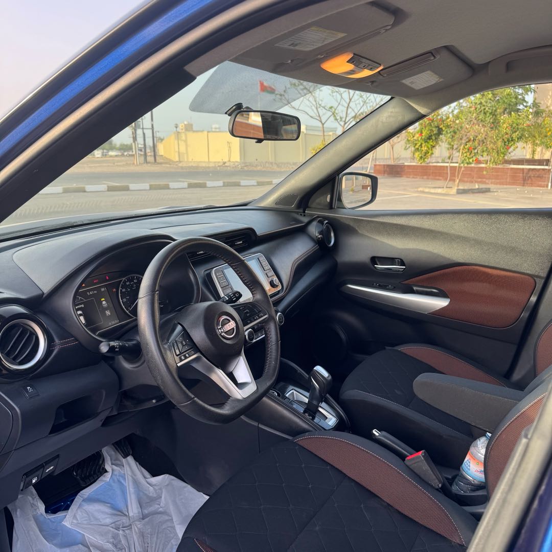 Car Image 2019 NISSAN KICKS 