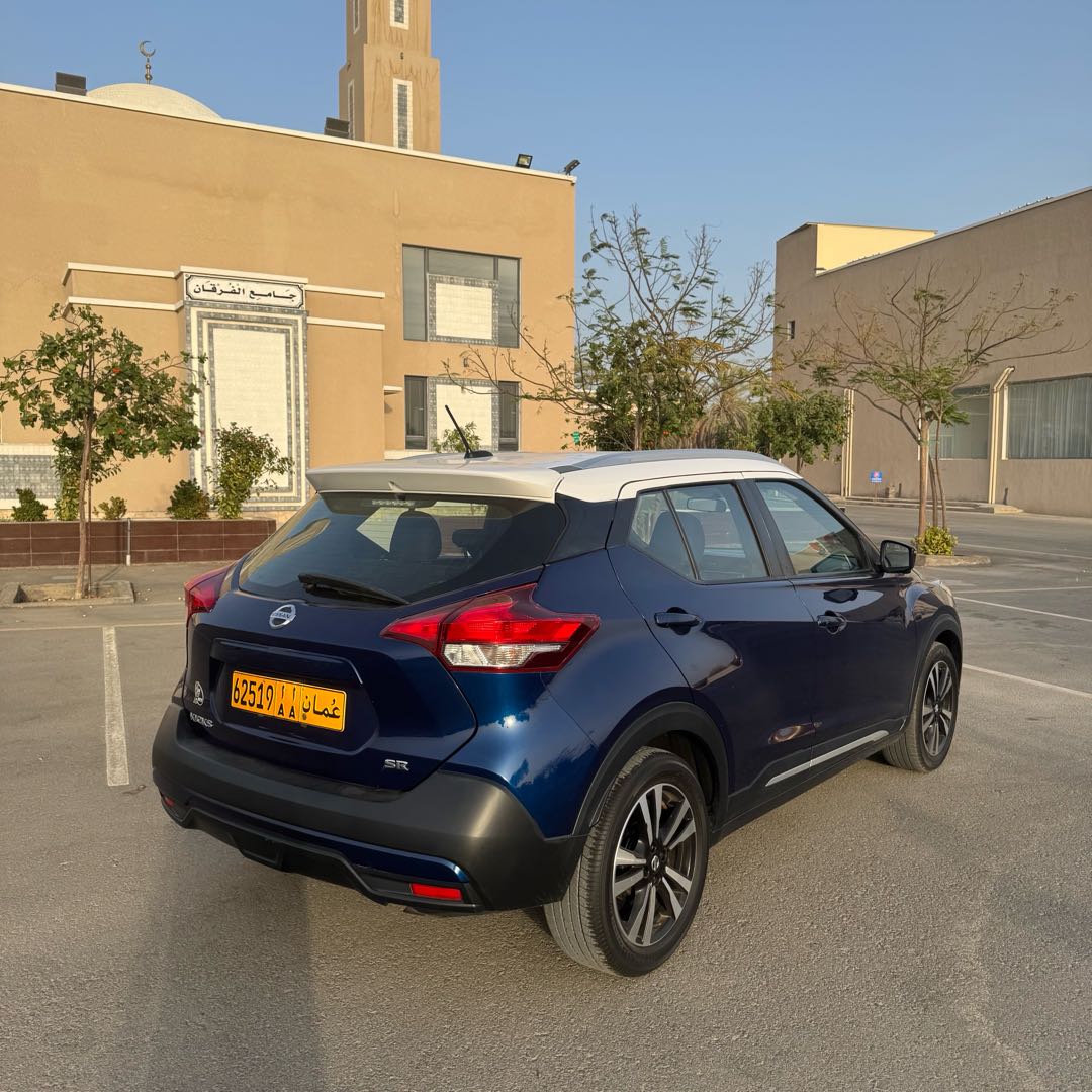 Car Image 2019 NISSAN KICKS 
