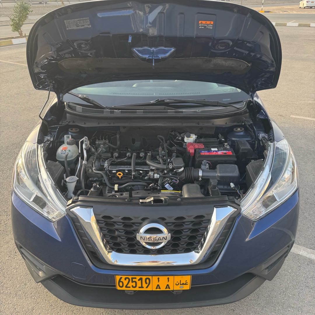 Car Image 2019 NISSAN KICKS 