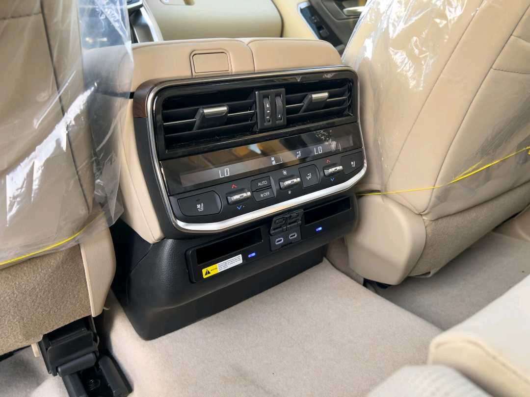 Car Image 2026 TOYOTA LAND CRUISER VX