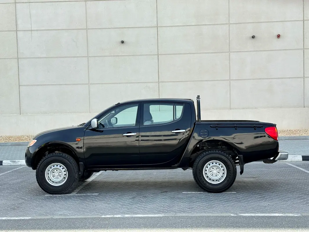 Car Image 2009 MITSUBISHI L200 