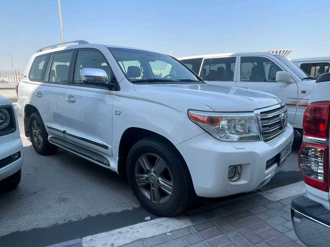 Car Image 2015 TOYOTA LAND CRUISER Nismo