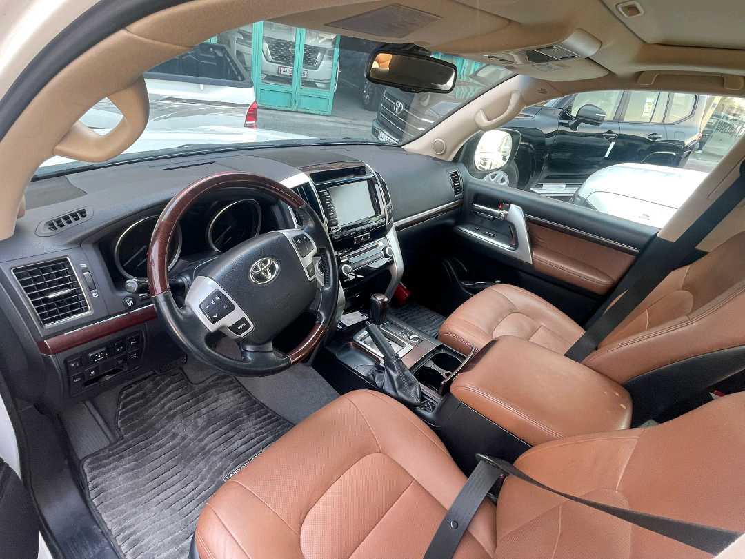Car Image 2015 TOYOTA LAND CRUISER Nismo