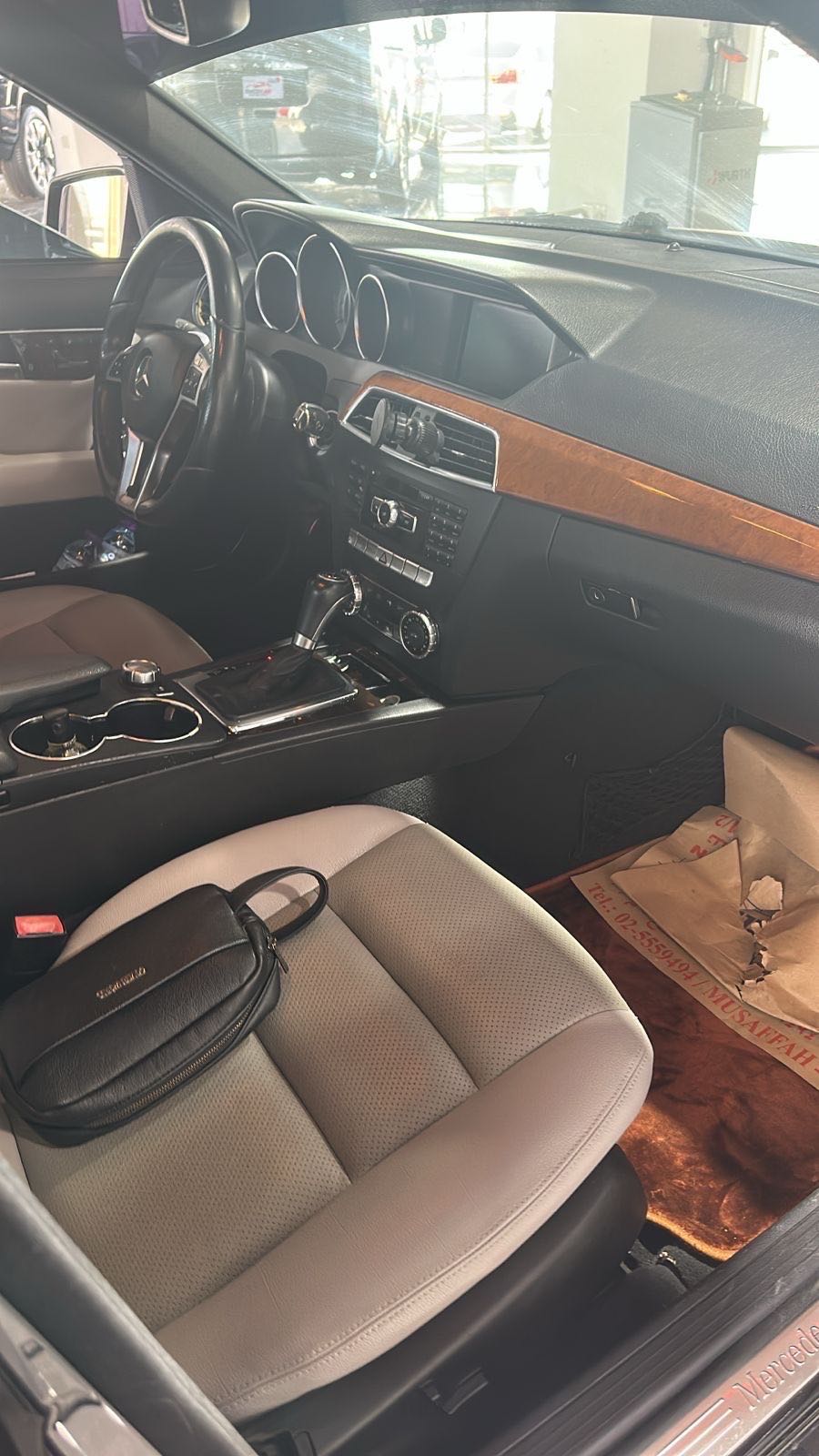 Car Image 2012 MERCEDES C Class 300
