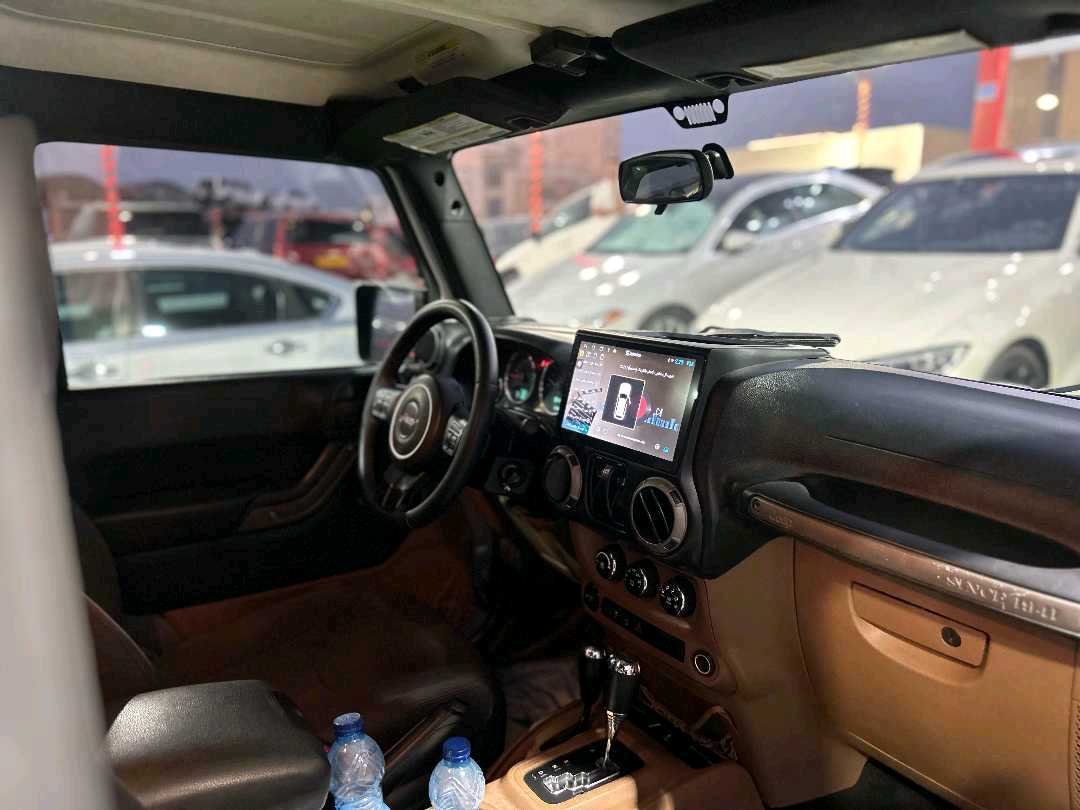 Car Image 2017 JEEP WRANGLER SAHARA