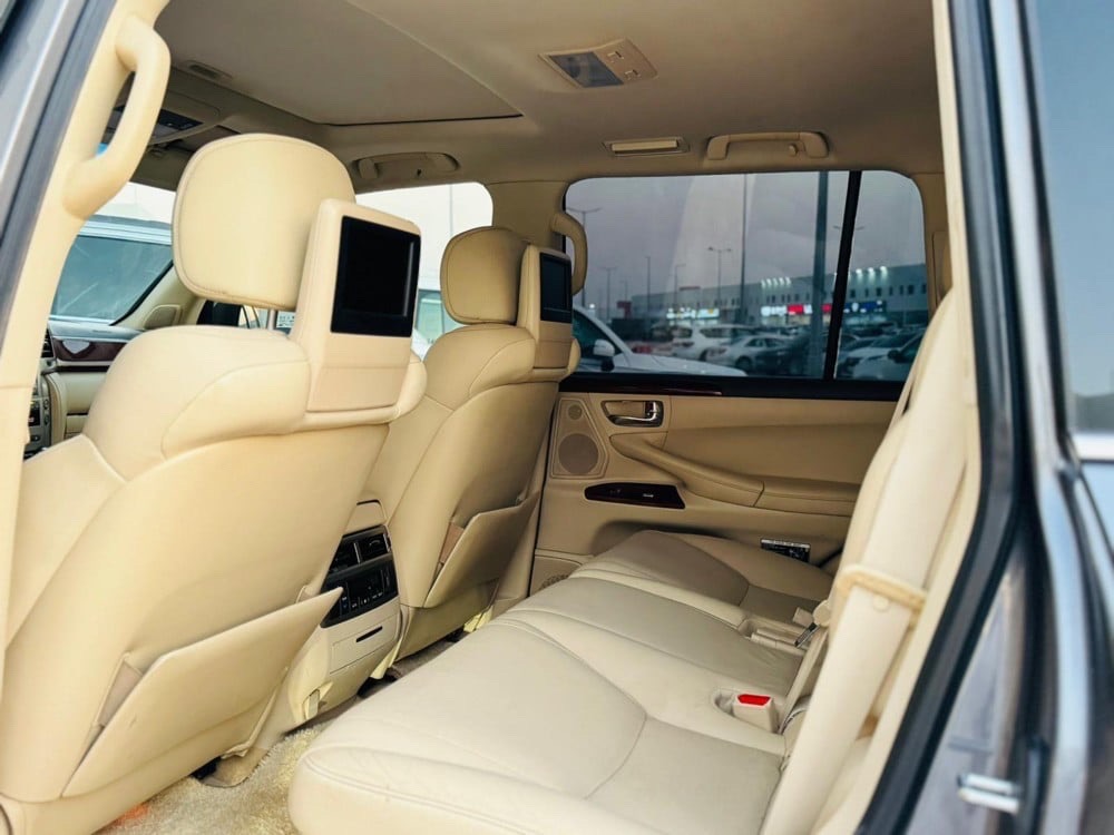 Car Image 2014 LEXUS LX 570