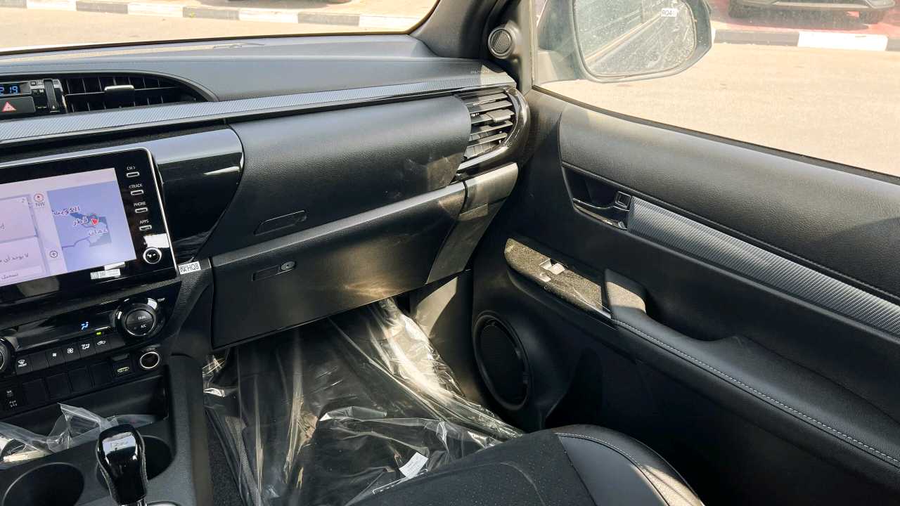 Car Image 2026 TOYOTA HILUX 4.0