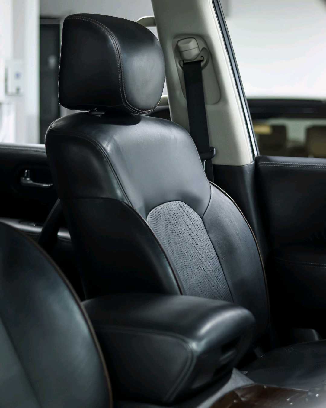 Car Image 2018 NISSAN ARMADA 