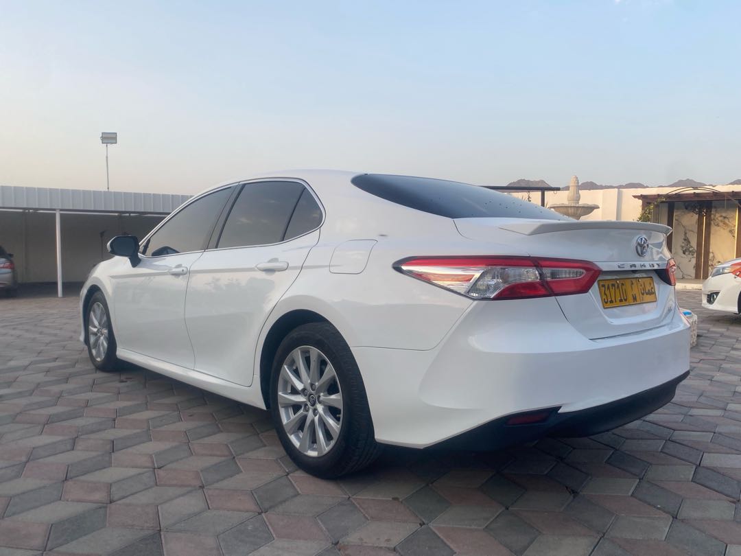 Car Image 2018 TOYOTA CAMRY LE