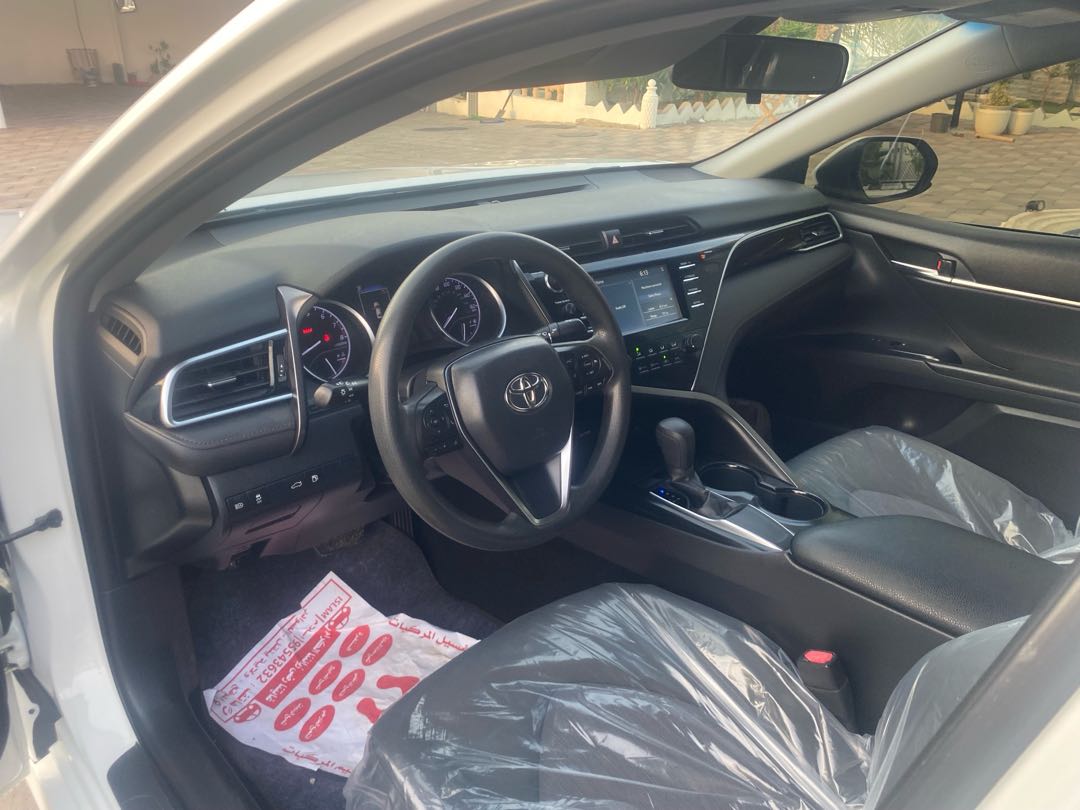 Car Image 2018 TOYOTA CAMRY LE