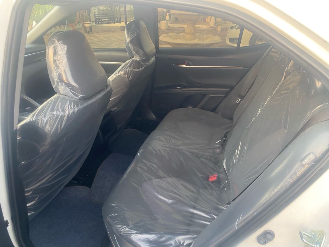 Car Image 2018 TOYOTA CAMRY LE