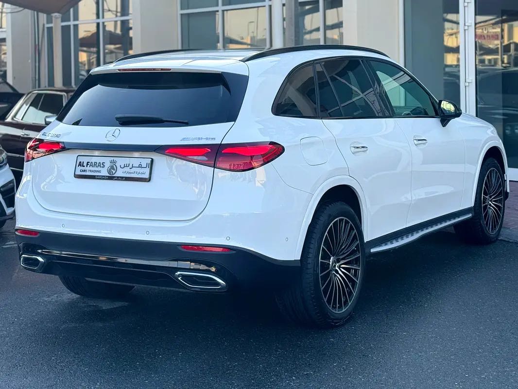 Car Image 2025 MERCEDES GLC CLASS 