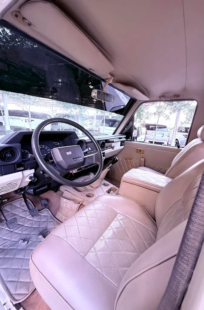 Car Image 1986 TOYOTA LAND CRUISER GX.R