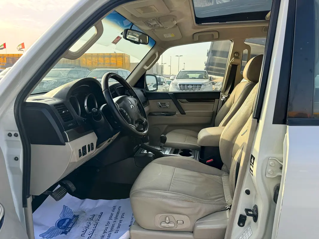 Car Image 2012 MITSUBISHI PAJERO GLX