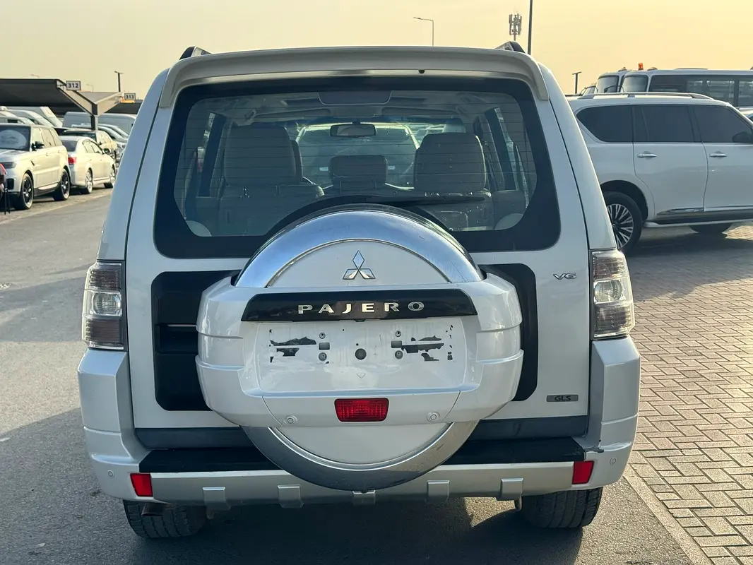 Car Image 2012 MITSUBISHI PAJERO GLX
