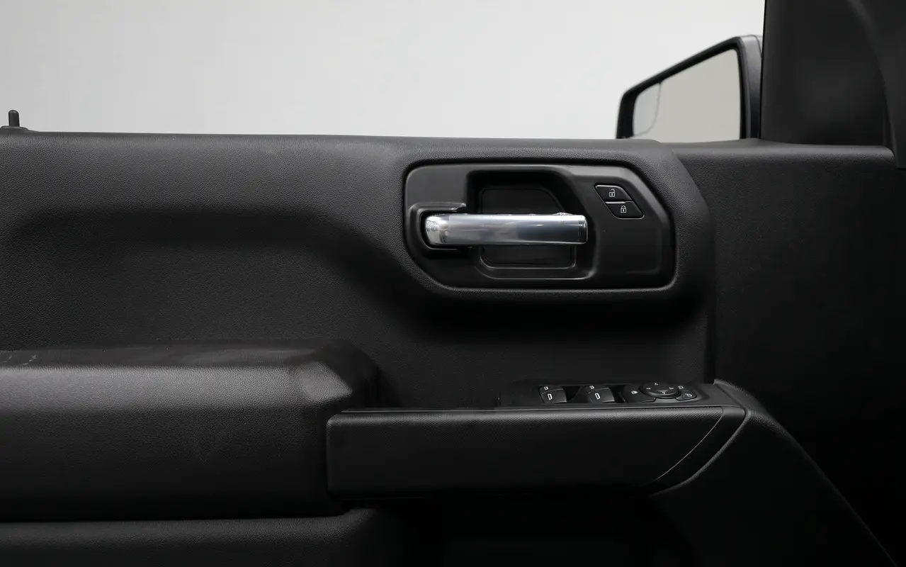 Car Image 2025 CHEVROLET SILVERADO 