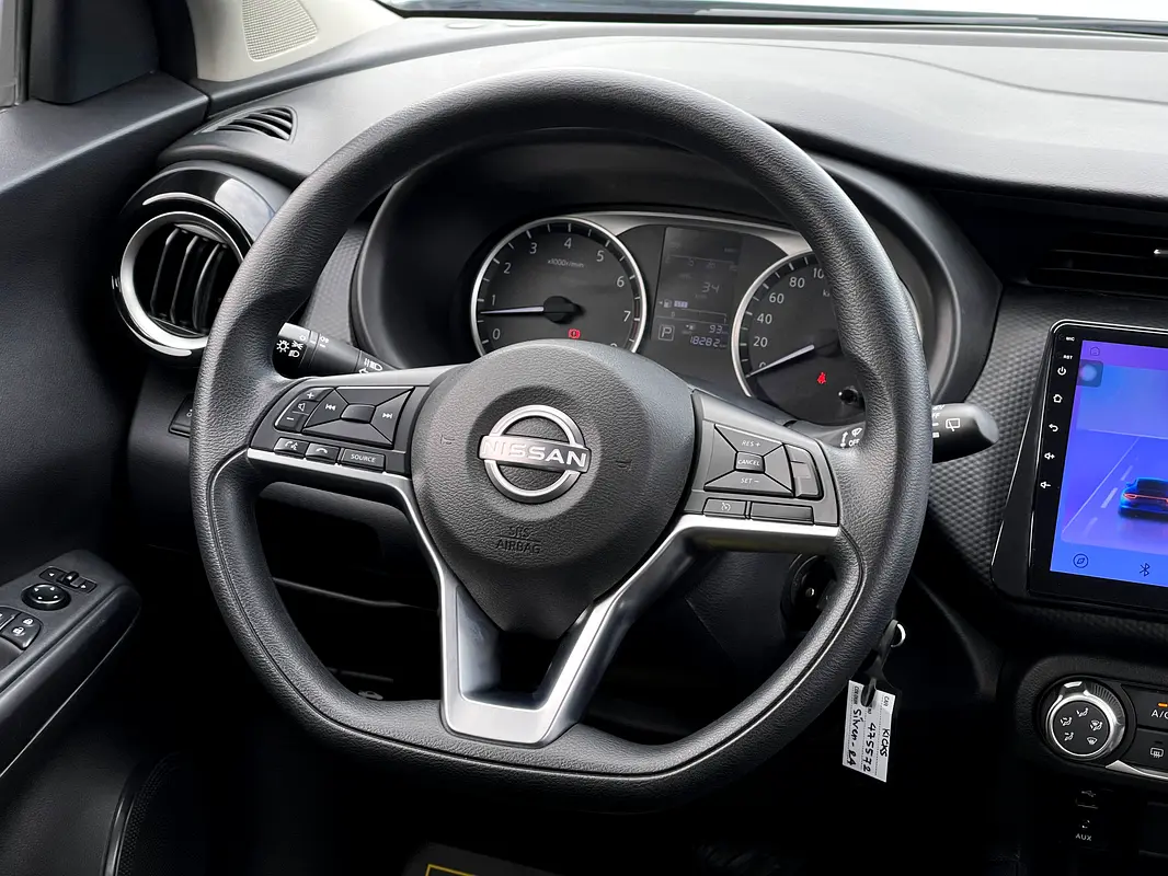 Car Image 2024 NISSAN KICKS 