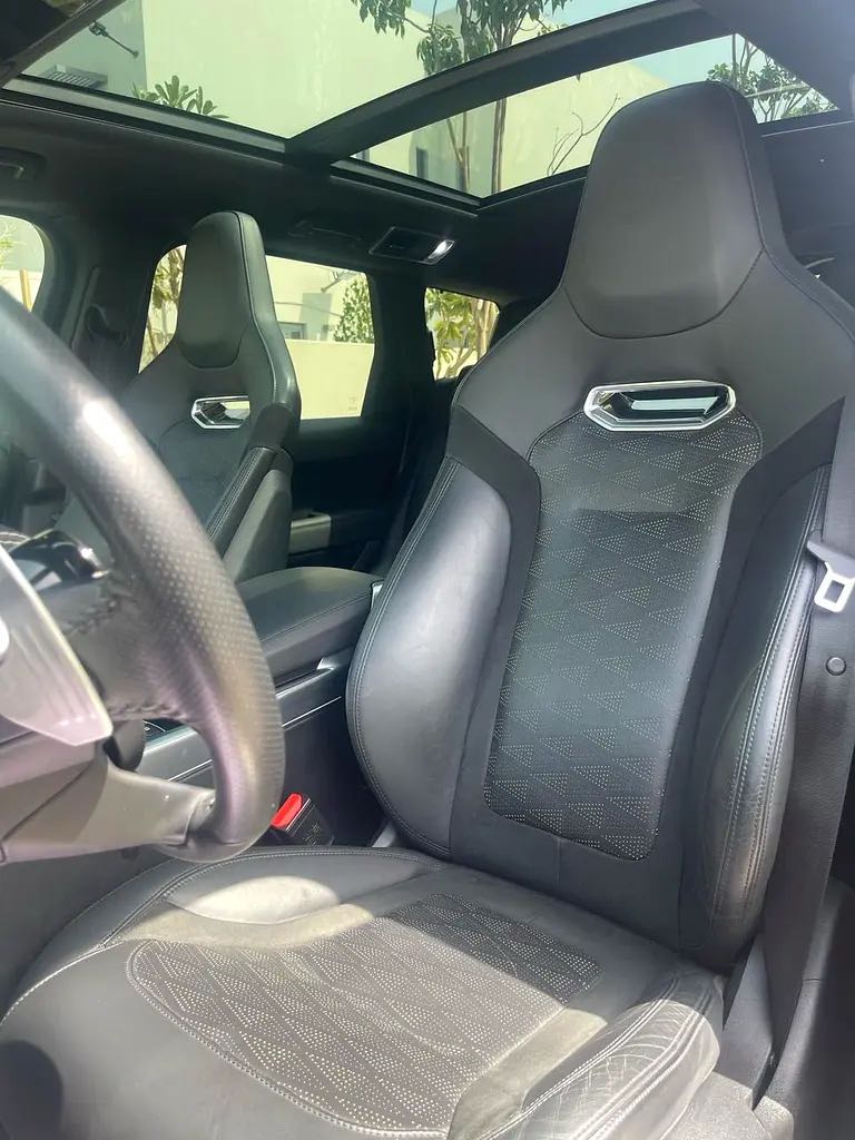 Car Image 2019 LAND ROVER SPORT 