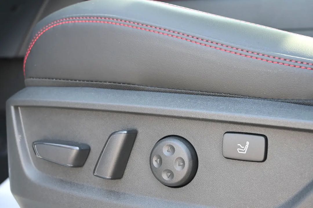Car Image 2026 NISSAN PATROL LE