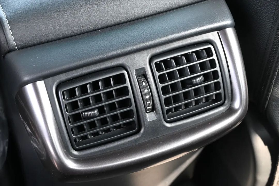 Car Image 2026 TOYOTA HILUX 4.0