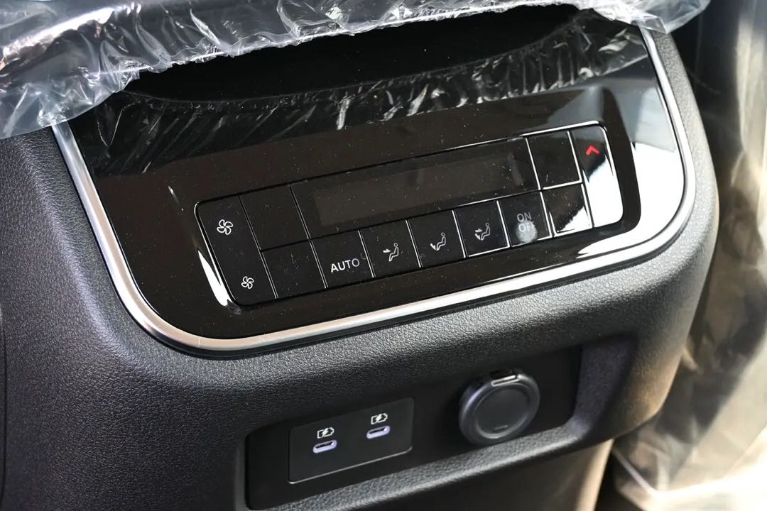 Car Image 2026 NISSAN PATROL XE