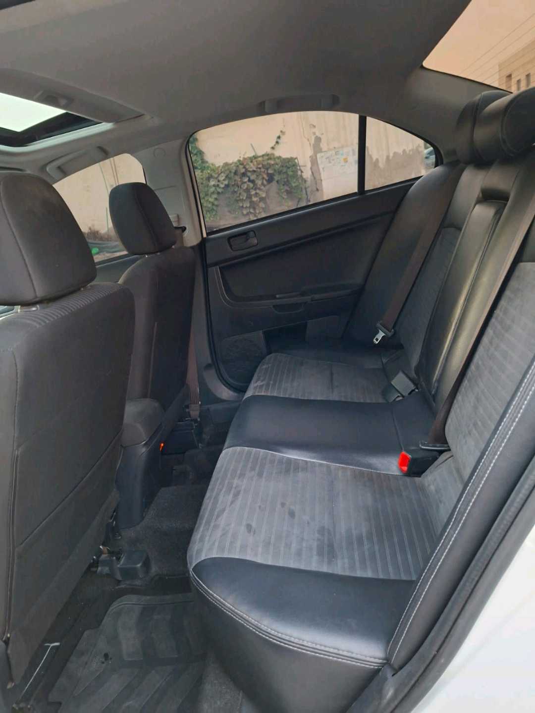 Car Image 2015 MITSUBISHI LANCER