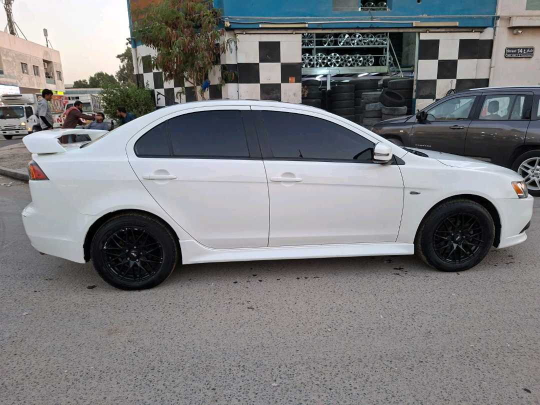 Car Image 2015 MITSUBISHI LANCER