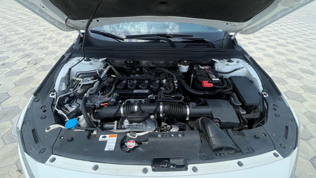 Car Image 2018 HONDA ACCORD EX