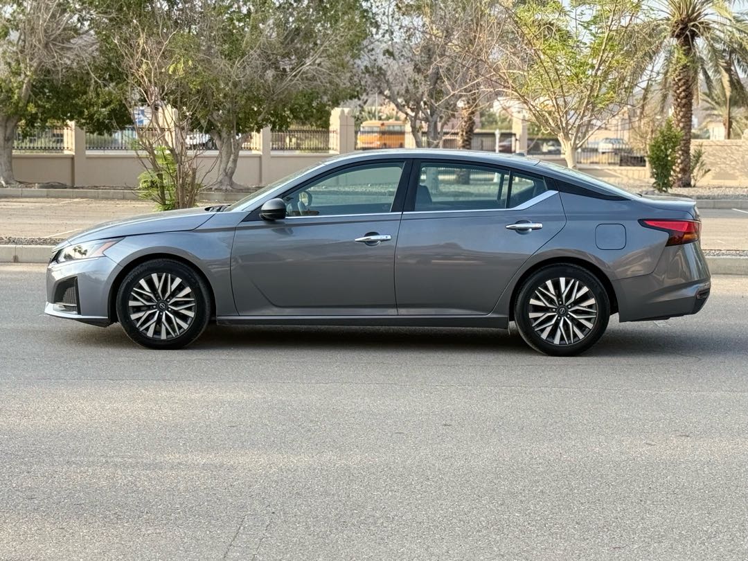 Car Image 2024 NISSAN ALTIMA SV