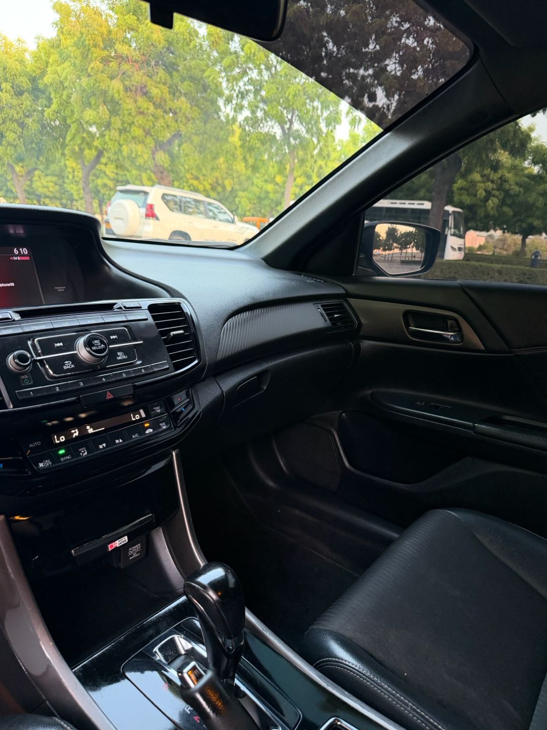 Car Image 2017 HONDA ACCORD SPORT