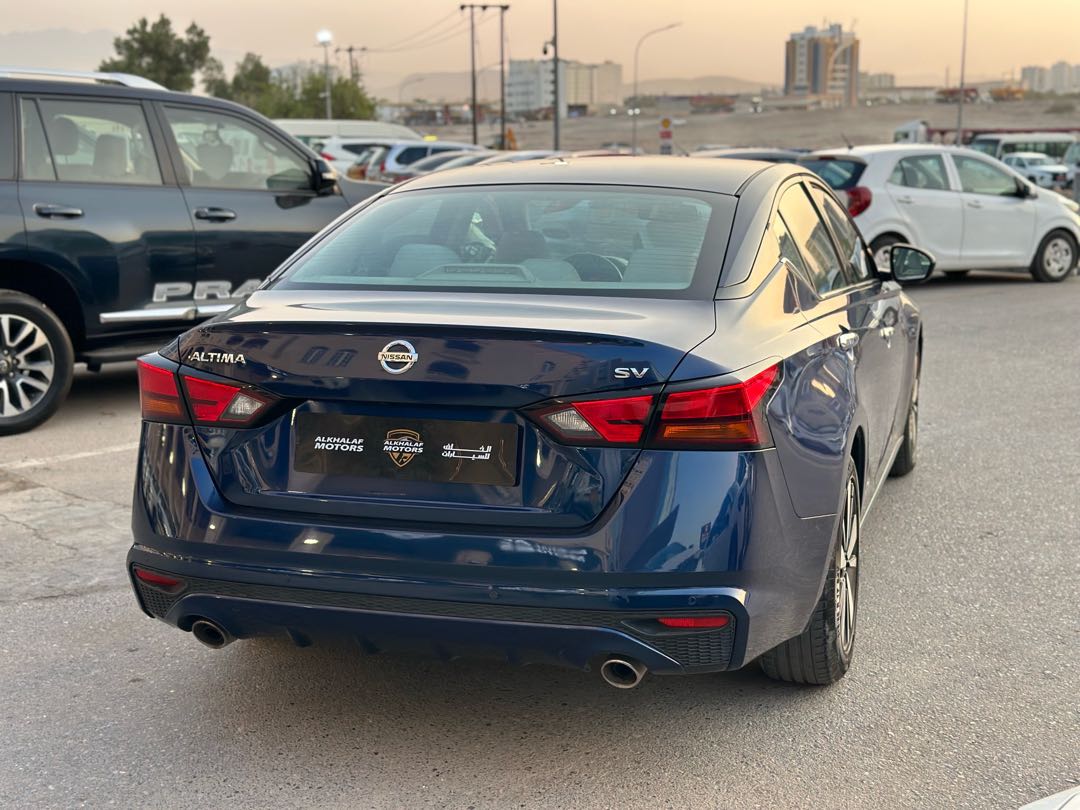 Car Image 2021 NISSAN ALTIMA SV