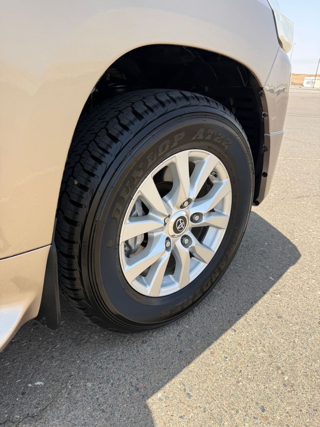 Car Image 2018 TOYOTA LAND CRUISER GX.R