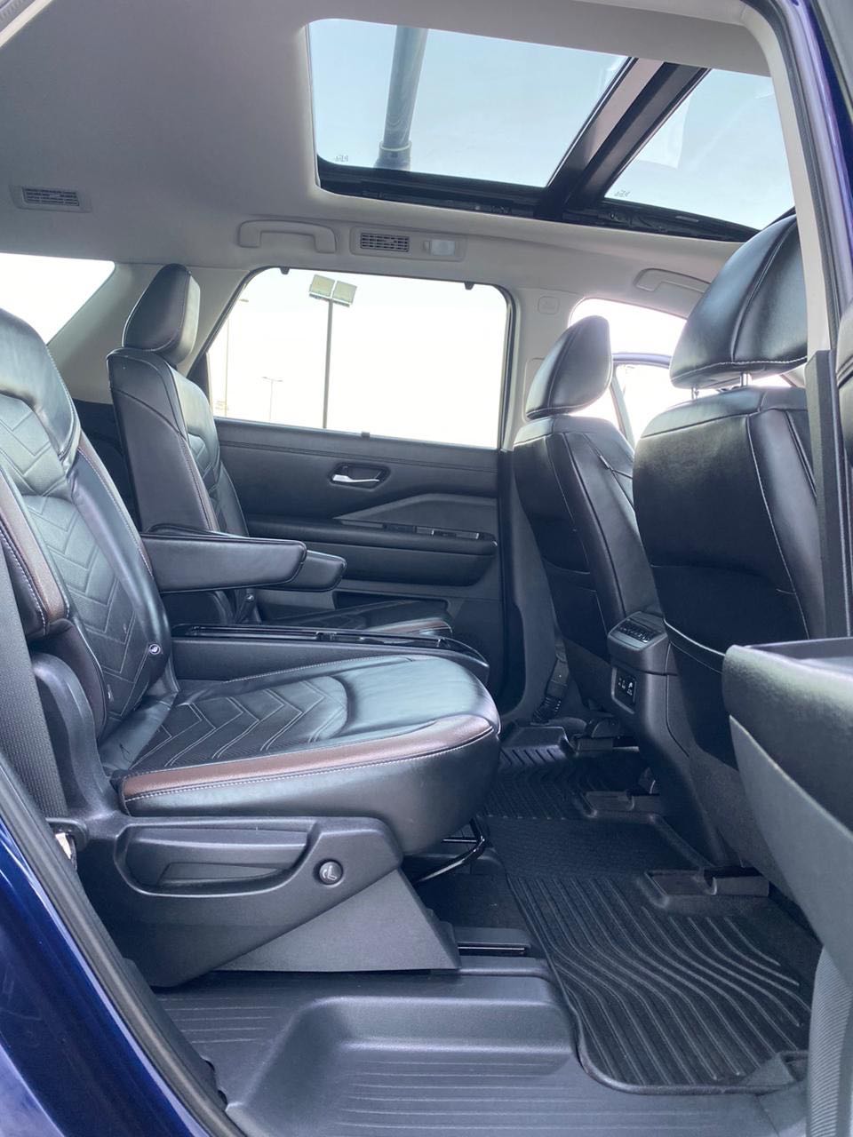 Car Image 2022 NISSAN PATHFINDER PLATINUM
