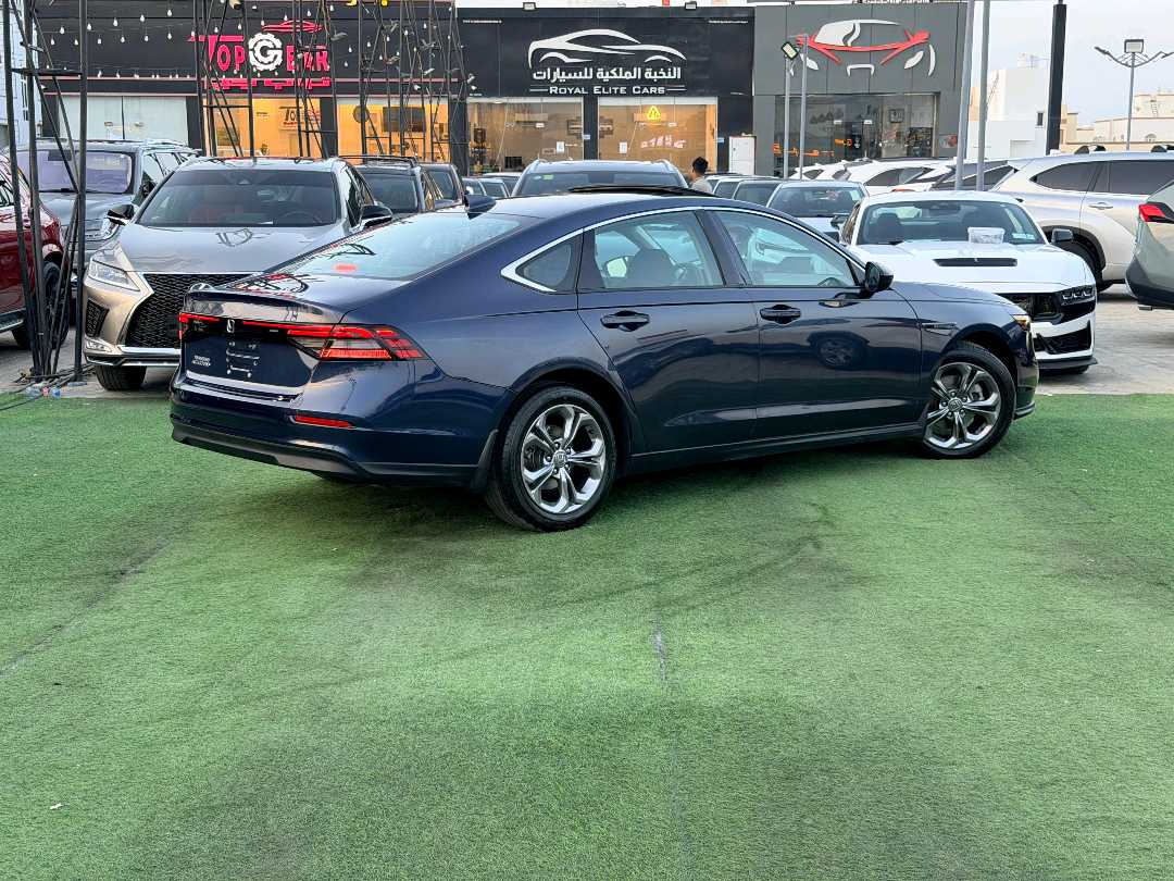 Car Image 2024 HONDA ACCORD EX