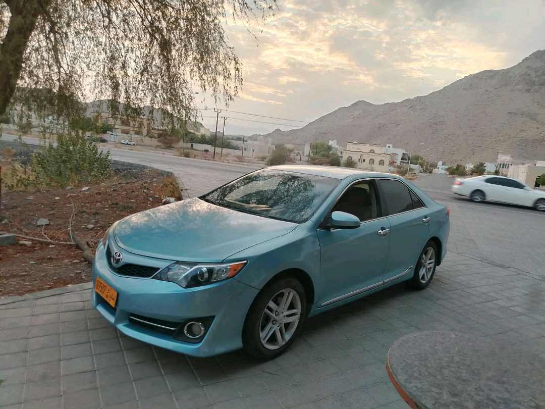 Car Image 2013 TOYOTA CAMRY LE