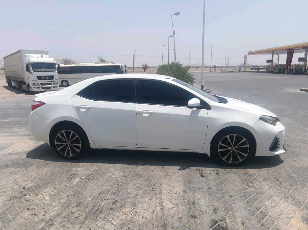Car Image 2014 TOYOTA COROLLA SE