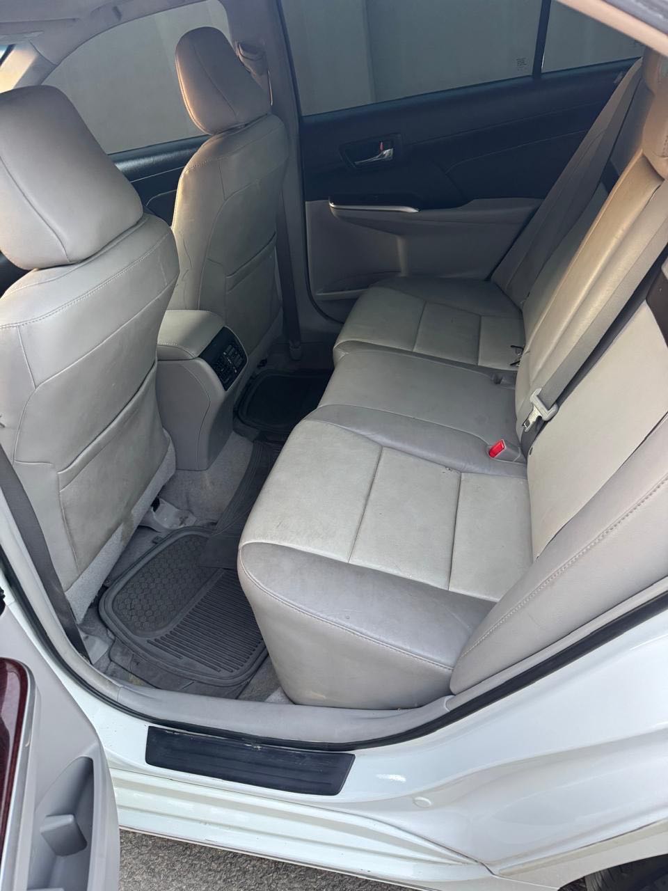 Car Image 2014 TOYOTA CAMRY XLE