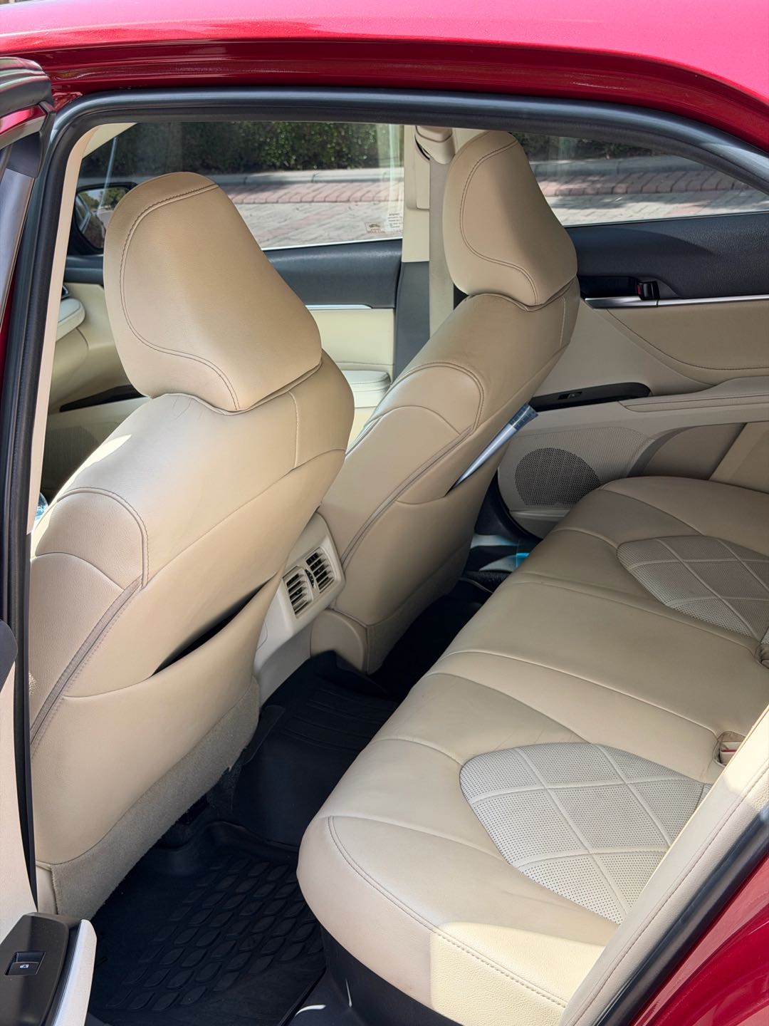 Car Image 2018 TOYOTA CAMRY XLE